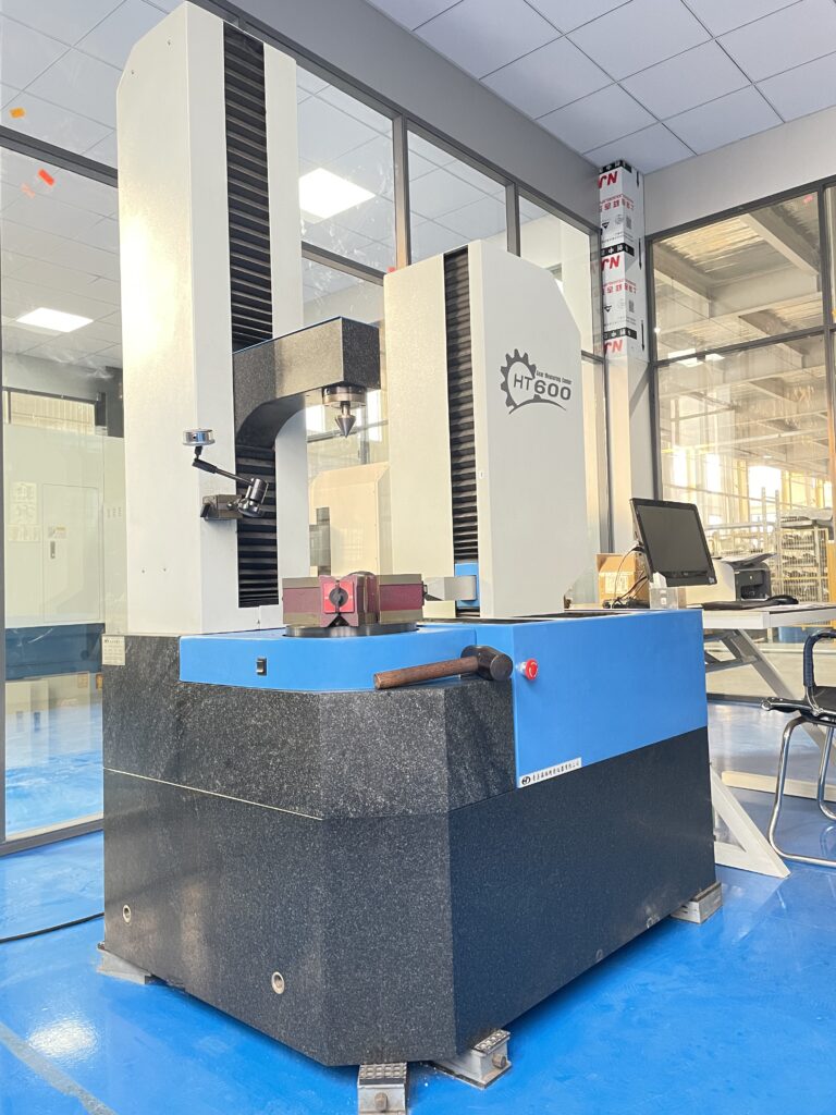 It automatically measures the tooth profile, helix, pitch, and radial runout of cylindrical gears and spiral bevel gears.